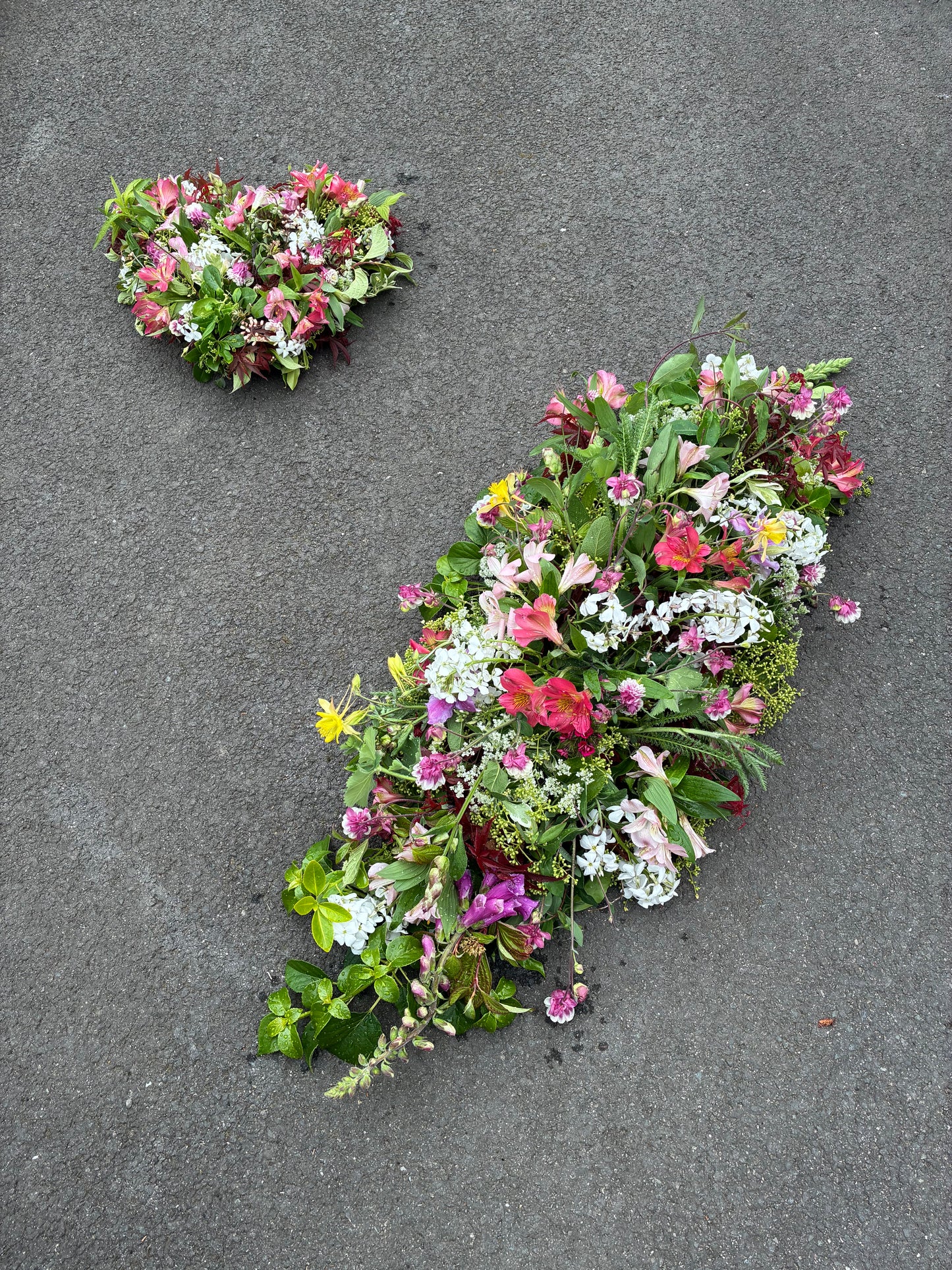 Farewell casket sprays